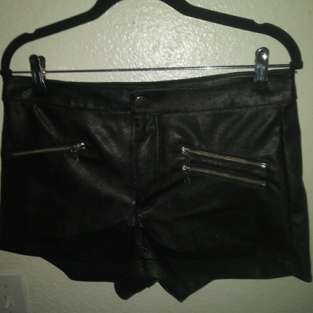 Faux Leather Shorts w/Zipper accents